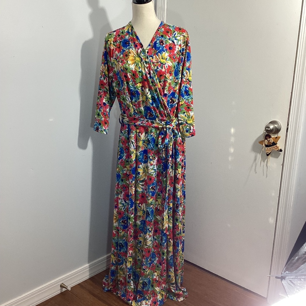 NWT APHRATTI WOMAN PLUS 5XL(3X) MAXI FLORAL WRAP KNIT DRESS FESTIVE SUMMER